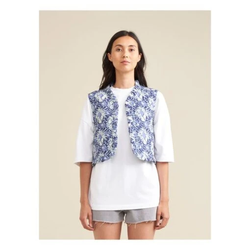 Bellerose Ingrid Quilted Sleeveless Jacket - Women's Collection | Blue - Image 2